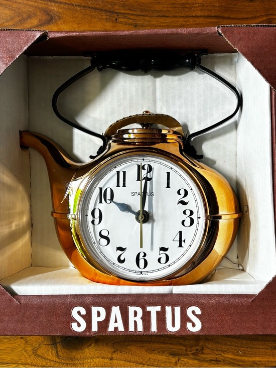 Spartus Other - Spartus new old stock: vintage 70s copper-toned teakettle electric wall clock